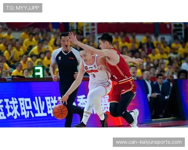 CBA 球员完成三双后赢得全场掌声